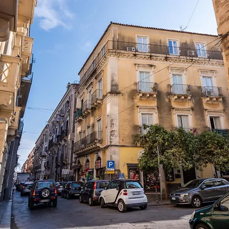 Apartment Casa All'anfiteatro Di By Wonderful Italy Catania